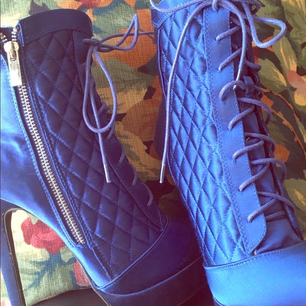 Size 7, 5”,platform heels, narrow, cobalt blue.